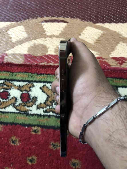 بطاريه ٩٦ مبدلة اصليه شحنه يخبل. مبدل بطاريه وكامره اصليه ذاكره ٢٥٦ سعره ٦٠٠ الف شرق اوسط اصلي مكاني ميسان حي الخضراء ***********
