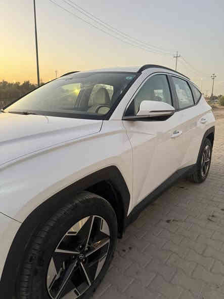 السلام عليكم 
بيع مستعجل توسان 2025 ويل ١٨ للبيع زيروووو  ماشيه 3 الف مكفوله رقم بغداد الدولي باسمي مداور ثاني يوم 
معروضه 235 وبيها مجال بسيط 
للاستفسار التواصل ع الرقم 
***********
