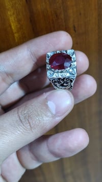 ياقوت افريقي قطعه روعه صياغه جراح للاستفسار خاص او واتساب 07707198031