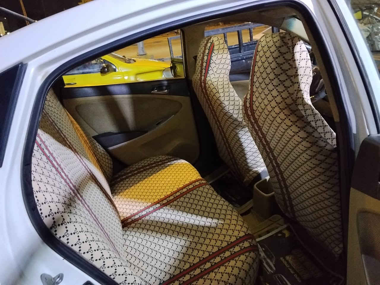 سلام وعلكم اكسنت للبيع موديل 2011 سعر 88ورقه سياره جاهزه تدفه تبريد محرك كير على شرط نجف حي نداء ***********
