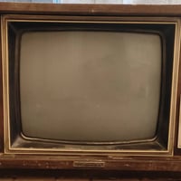 للبيع تلفزيون انتيكه ناشيونال ستينات للاتصال على 07801581594