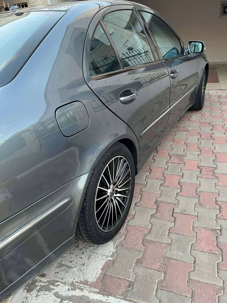 🚘 للبيع: مرسيدس E-Class موديل 2008

✅ محرك 200 كمبريسور (الكبيرة) بدون داونز
✅ السيارة نظيفة جداً.
✅ بدون صبغ وبدون أي حادث.
✅ جاهزة بالكامل، ولا تحتاج أي مصروف:

* المحرك ممتاز
* الكير ممتاز
* الحدادية سليمة
* الصدر والتبريد بحالة ممتازة
* التخم الإطارات (تايرات) الويلكبات جديدة

💰 السعر: 11,500 دولار (قابل للتفاوض بالمعقول).

📄 إمكانية تحويل الوكالة بنفس اليوم.

📍 الموقع: أربيل

📞 للاستفسار: ***********
أبو عبدالله
