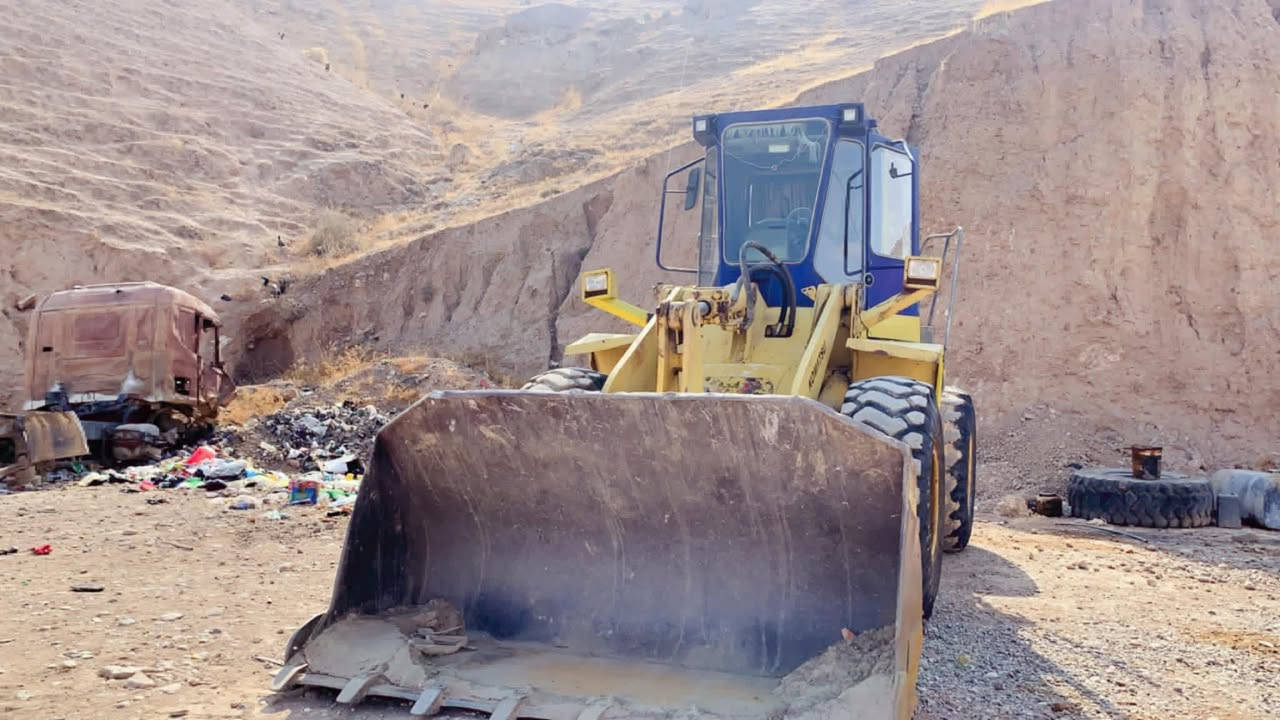 السلام عليكم شفل للبيع كاماتسو محرك 320الشفل محرك كير شرط الشفل ما عايزه شي كلو شرط التايرات الجدام جدد والوره نص عمر  مسجل فحص صلاح الدين  السعر ١٦٠ وبي مجال
***********مكان صلاح الدين
