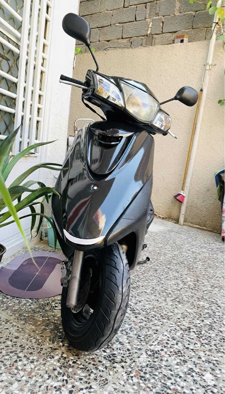 السلام عليكم 
دراجة بريز ببغاء نوزل الدراجة بحالة الوكالة ماصارلها كم شهر من نزلتها ، ماناقصها شي متوازي واريد ابيع سعرها (900)وبيها مجال قليل جداً 
📍 العنوان / كربلاء باب طويريج 
*********** واتساب
