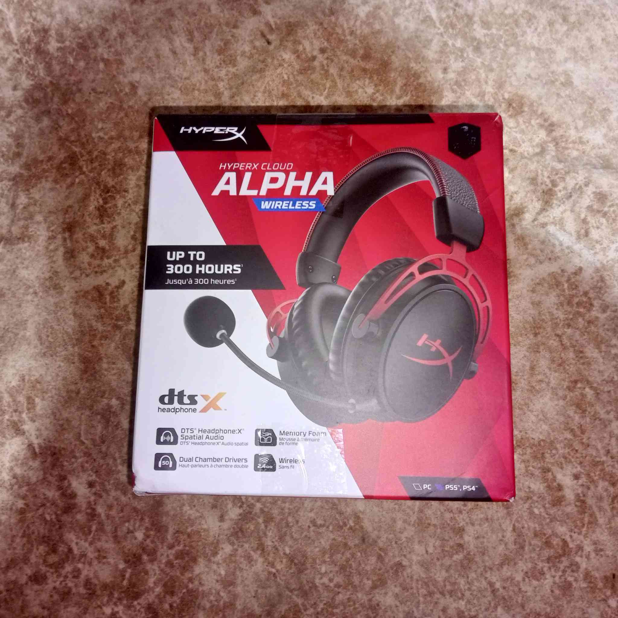 سلام عليكم
سماعة هايبر اكس كلاود الفا نسخة وايرلس تشتغل على ( PS 4. PS 5. PC)  و تشتغل على المبايل عن طريق الدنكل نظيفه مستخدم اسبوع ونص فقط تفحص امام المندوب اي خلل رجعها بيد المندوب لل استفسار راسلني خاص او واتساب: ***********
