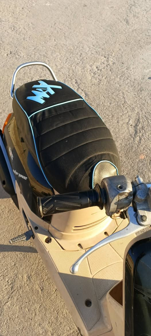 السلام عليكم دراجة بوليسي مفتوحه مكينة تخبل نهضه وسرعه سلف هندر كهربائيات دراجة كلش  حلوه السعر 550 ناصريه المركز *********** مستعجل ع بيع
