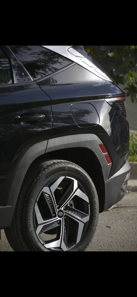 هونداي توسان موديل 2024
ماشيه 23 الف ميل

رقم بغداد انكليزي

فوول السياره اخر حبه 

بصمه تشغيل عن بعد 

دخول لمس 

قفل لمس 

الجنطه الخلفيه كهرباء بصمه

تتحرك السياره بالبصمه 

داخل جلد ابيض 

 كشن كهرباء  مع خزن وضعيات الجلوس 

كشنات أماميه تدفئه وتبريد

كشنات خلفيه تدفئه

سستم صوت Bose

الستيرن تدفئه

شاشه ابل كار بلي منافذ شحن وشحن لاسلكي

كامرات 360

كامرات بالمري 
 كامرات مع تشغل الاشاره تطلع بالعدادات

رادار 360

رادار بالمري

مري تحكم كهرباء

تنبيه خروج من المسار 

توقف ذاتي امامي وخلف

بانوراما 

شفتات بالستيرن

المرايه الوسيطه بيها تعتيم 

نظام فور ويل ذكي

كير محرك تبريد تخم تاير صدر  بحاله ممتازه جدا

السياره جديده جدا 

حادث السياره فقط بنيد مبدل

 راديترات بلاديه مال شركه ماتبدلت والدعاميه نفسها تصلحت 

بيه سونار وساحب تقرير امريكا الكارفاكس ومطابق

السعر 21000 $ وبي مجال 

العنوان بغداد حي القادسيه 

للاتصال ***********
