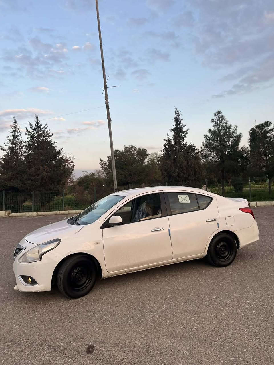 نیسان لاکشمیبای 2016
یەک بستی سبوغە + ٤ شوێنی تەحدیلی ھەیە
یەک جەمپی زۆر زۆر خەفیفی پێش و پشتی ھەیە شایەنی باسکردن نیە بەس ماڵی خۆمە باسی دەکەم ئەگەر کریاری 
چاتم لۆ مەکە پەیوەندیم پێوە بکە
نرخ $ 88 مەجالێکی کەم 
ژم : ***********
وەتس ئەپ + ڤایبەر
