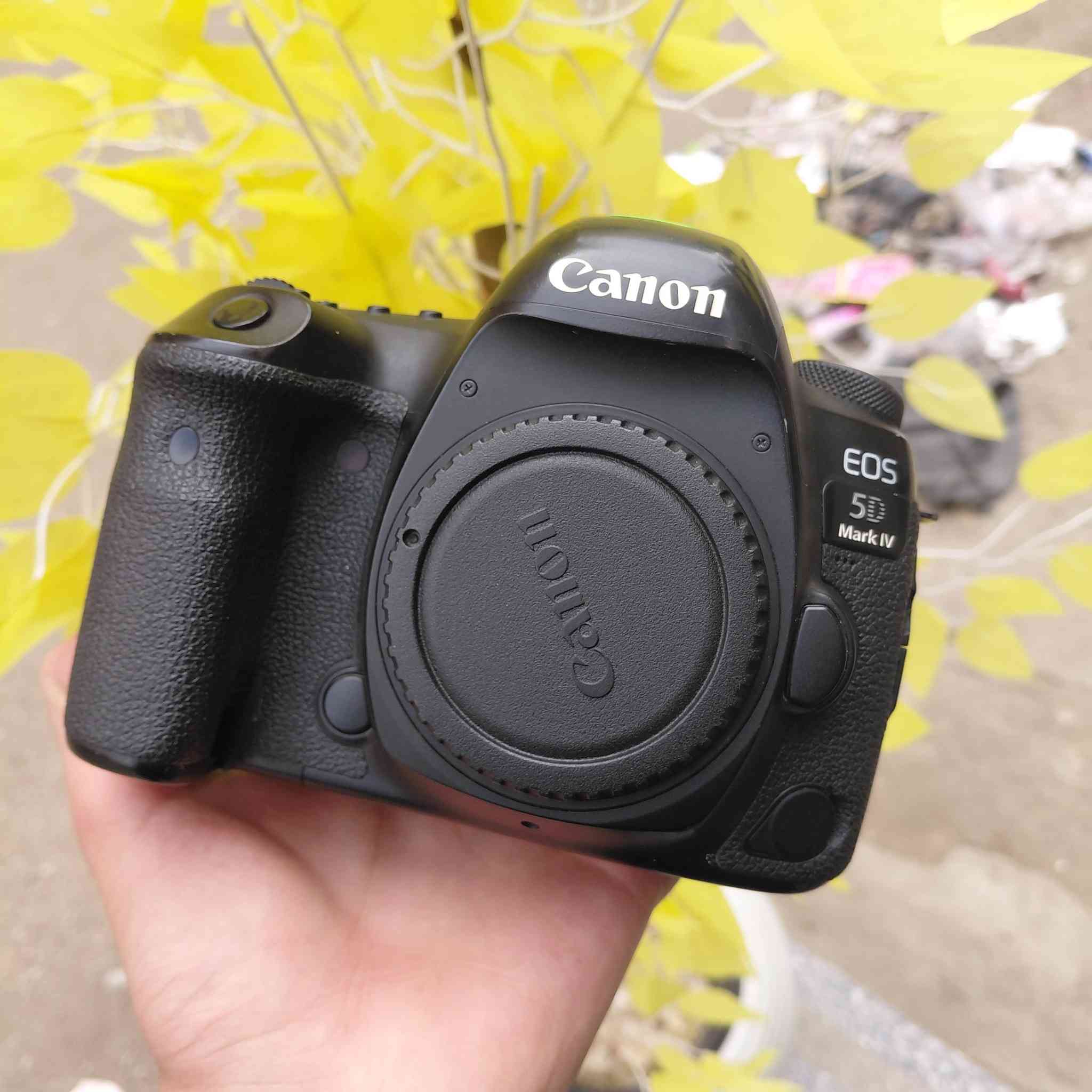 Canon 5D IV

حاله ممتازه جدا معها جميع مشتملتها الاصليه 
بالبوكس 🔥

للتواصل 011 16147021


**إذا كنت صاحب هذا الإعلان وتريد حذفه لأي سبب، رجاءا أرسل رسالة إلى الدعم الفني**