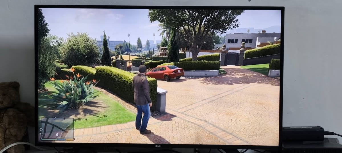 Xbox 360 مهكر
يحتوي على ٣٠ لعبة قوية 
جهاز نظيف و شغال 
مع ٢ جويستك 
مع ١ كيبل شحن للجويستك 
السعر ١٢٠ الف 
مكاني بغداد : الدورة  توصيل ماعندي
للتواصل على الواتساب ***********
