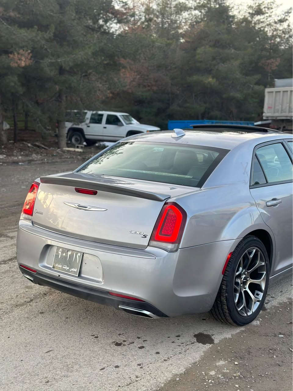 2017s
فول په رده كوشن s ساخه
كوشن خه زن كاره با
سوكان هيته ر 
په رده شه خال ساخ ساخ
سى بارجي بوياخه 
ده عمو ليدانى نيه گيرومه كينه 
پانوراما هه موى به شه رت
سه ياره كه تازه داخيله مالى 
مه ده نى به شه رت
يه ك دينار مه سره فى نيه 
مالى دوسته
***********
شوين قه لادزي
١٠٦ بشدار, السليمانية
