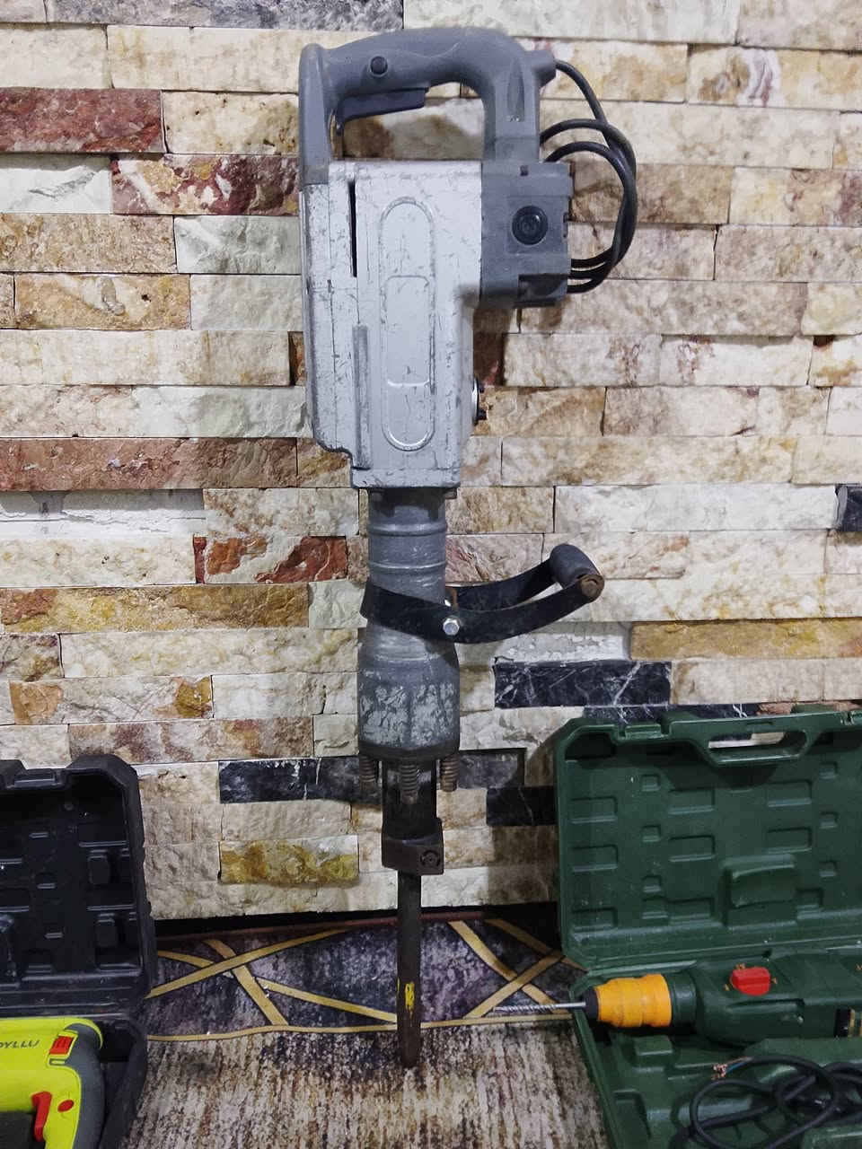 السلام عليكم. 
عدد للبيع شغلات وشرط أخو الجديد 
يوجد توصيل لكفافه محافظات العراق وبغداد 5 آلاف 
الاسعار والتفاصيل مذكوره داخل الصور 
*********** يوجد واتساب
