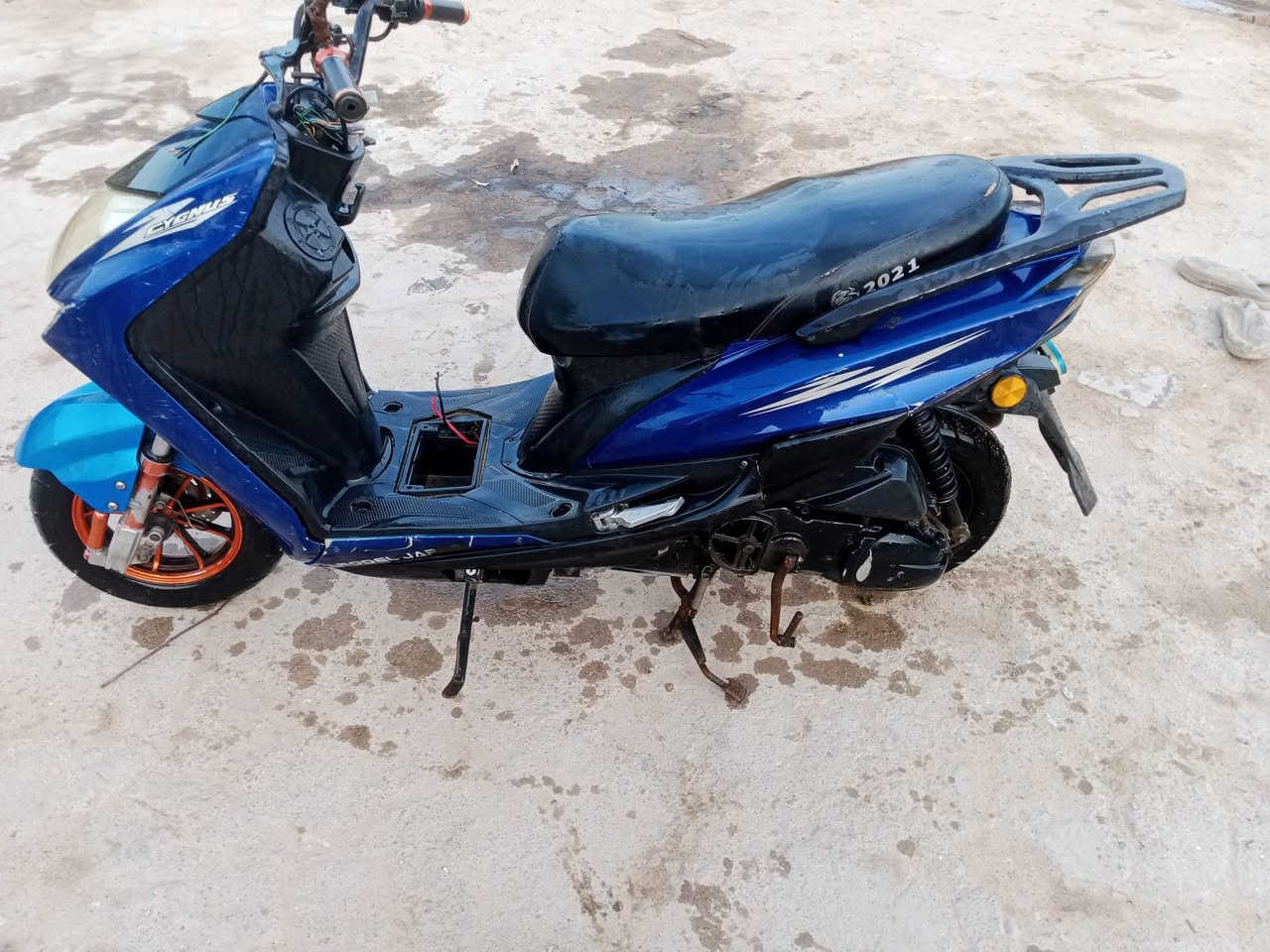 السلام عليكم
دراجه سكنس اوراق البيع 
عوزه هندر وشفت مال هندر 
ريده ب200وبيه مجال مكاني نجف
***********
