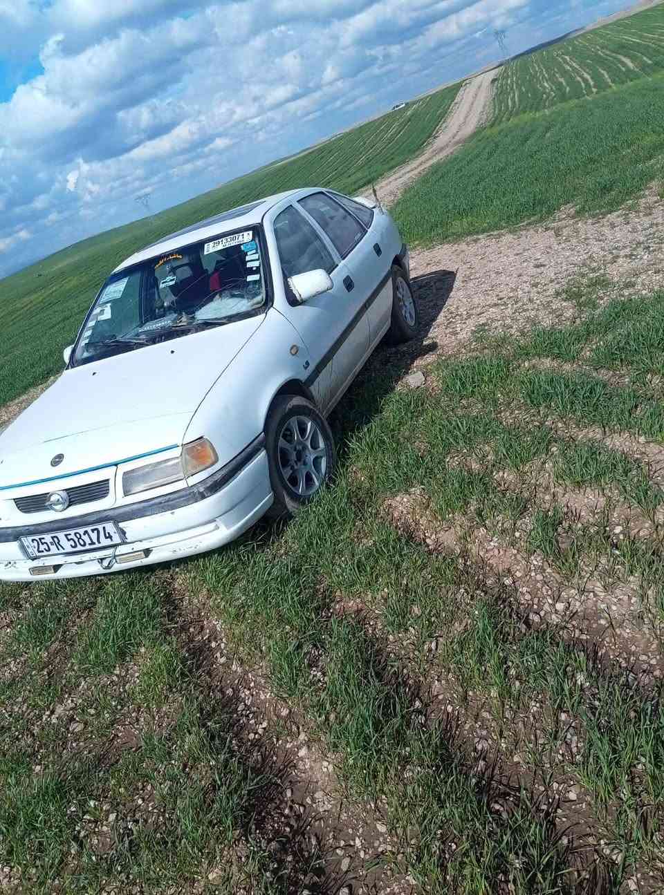 السلام عليكم
فكتره للبيع موديل 1994. 

حجم 18 

رقم كركوك دولي سنويه لل2030. هزه جديدة  كابون بانزين 

شرط التحويل.  

محرك كير شرط  

سلايت قفل مركزي  ستيرن باور 

السعر 40 وبيها مجال 

عنوان السياره  /ناحية الكوير 

الشراي الاتصال ع ‏‪***********‬‏

ويرهم مراوس  حسب القناعه 

ع خاص مااجاوب احد  للتواصل مع صاحبها ع خاص ابو محمد العباوي
