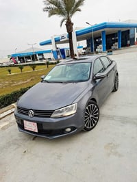 موديل ٢٠١٣ • كاميرا • شاشة كبيرة