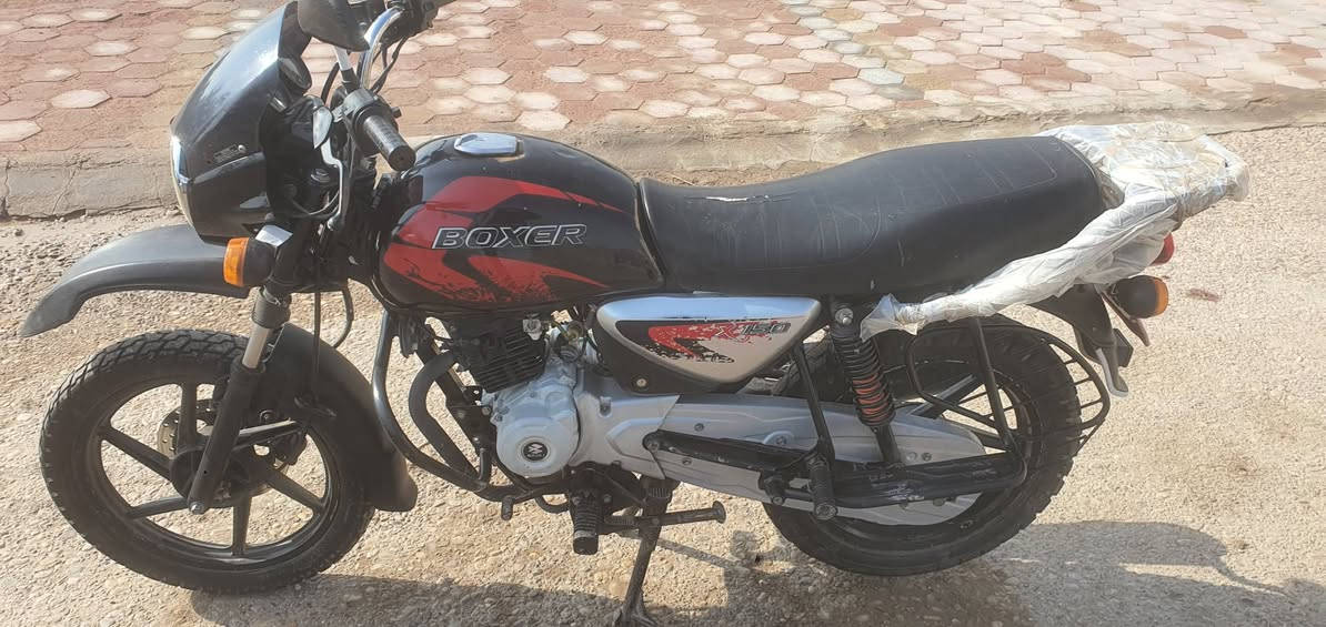 البيع موديل2023 اوراق بيها بخار قليل كلش جديده السعر 1400 وبيها مجال المكان العزير ***********
