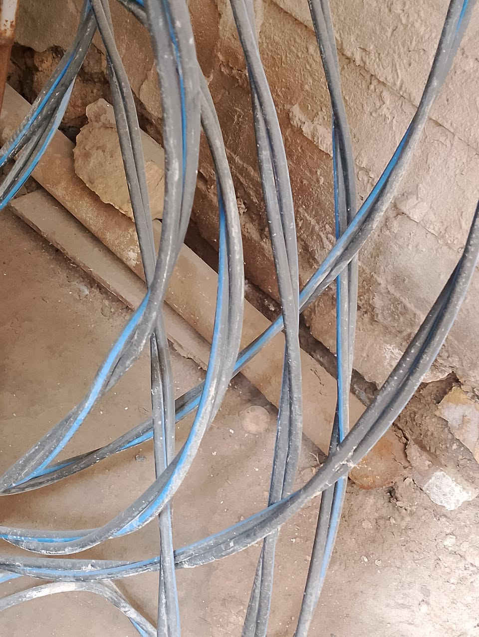 سلام عليكم غراض للبيع مكاني الديوانية استفسار أكثر ***********
كيبل رئيسي تقريبا 30متر جديد ب60
قلايه هوائيه استخدام 10ايام جديده لوك ب90
مصفه ماء مستعمل ب25بيه مجال 
استفسار اتصل
