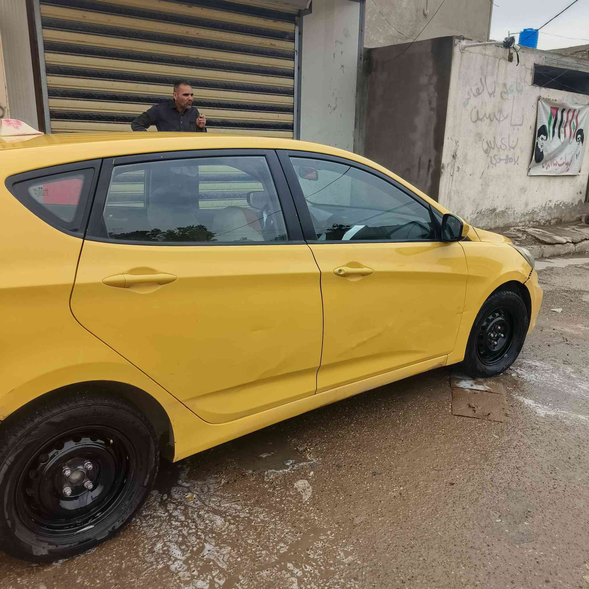 السلام عليكم
اكسنت هاش باك 2013
وأرد كندي حادث جاملغ خلفي وتعديل بدون تبديل مكينه بدايه تبخير 1600 جيتي اي سياره بسمي سعر 68 بيه مجال 
***********
