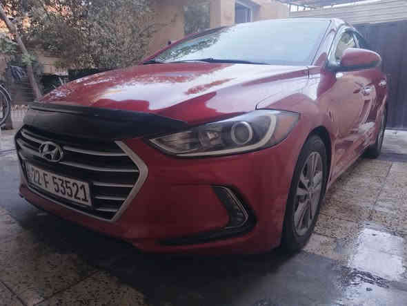 السلام عليكم 
النترا 2017 للبيع
كشن كهربائي 
رادار
بصمة 
فتحة 
تحديد مسار 
بيها قطعتين و بارد بالباب الثاني 
السيارة باسمي مكاني بغداد
سعر السيارة 128$ وبيها مجال 
رقم الهاتف ***********
