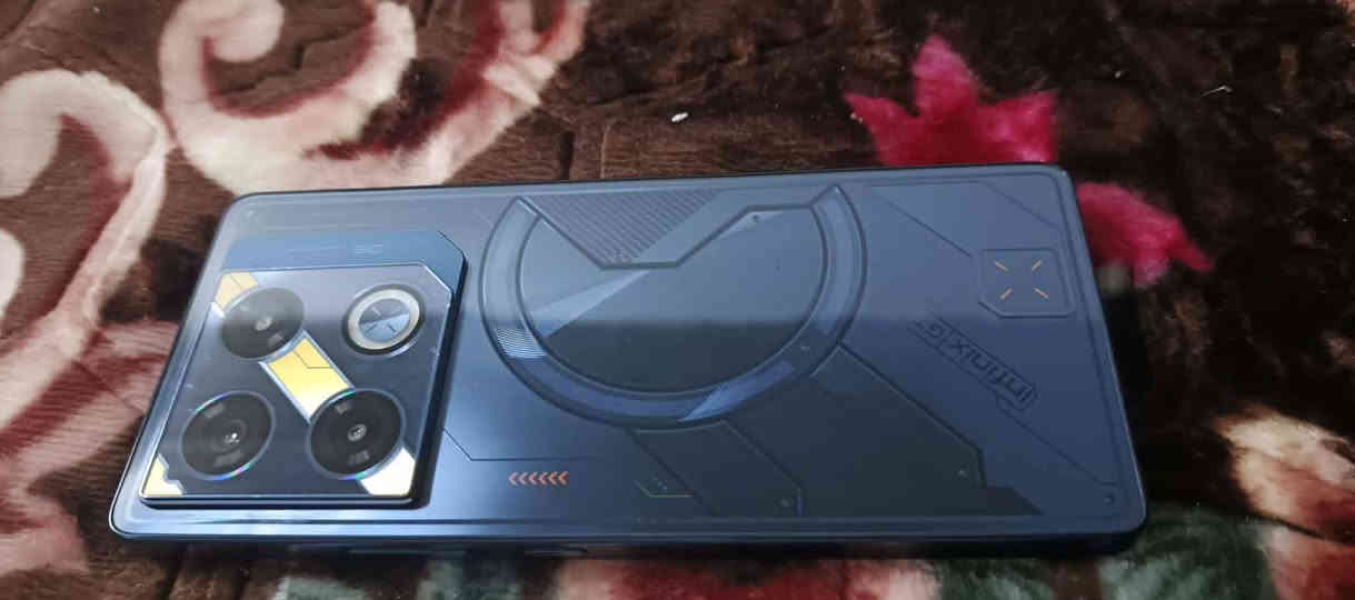 السلام عليكم
البيع الموبايل جي تي20برو نضفه100/95
الذكره256 الرام24 ببجي120فريم حقيقي
المواقع:حاي لانتصار
السعر280الف
الرقم:***********
