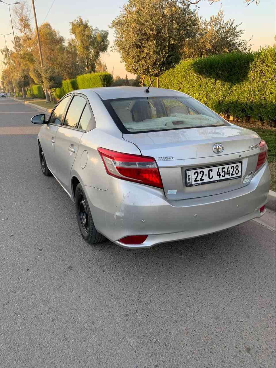 Toyota yaris 2015
هیچ پارچەیکی نیە تەنها سندوقی بە بیلادی گۆراوە
تۆزیک سبووخی بۆنیتو سەقفی کال بۆتەوە
گیرو مەکینەی بەشەرت سەنەوی و هەزەی تازەیە 
248km هەزار رۆیشتوە
بۆ زانیاری زیاتر پەیوەندی بەم ژمارە تەلەفۆنەی خوارەوە بکرن *********** أربيل, العراق
