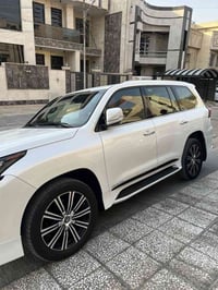 لكزس • ٢٠١٨ • ابيض