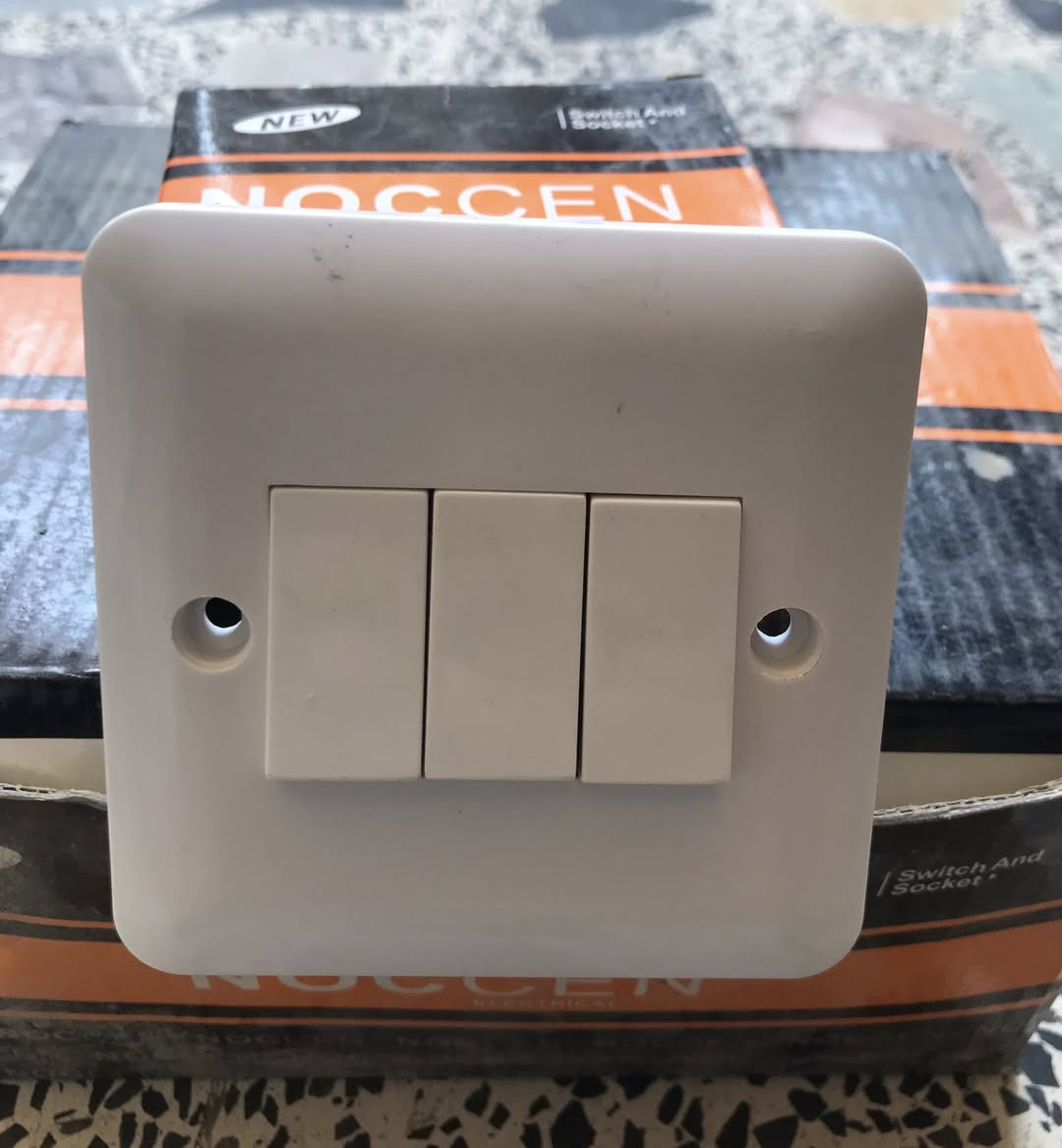 جملة فقط 
أقل شي درزن 
السعر الدرزن ب6000
يعني تطلع عليك قطعة ب500دينار بلاش 🔥


**إذا كنت صاحب هذا الإعلان وتريد حذفه لأي سبب، رجاءا أرسل رسالة إلى الدعم الفني**