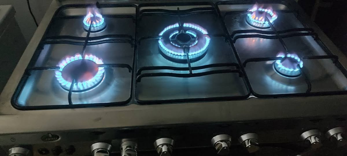 طباخ كريازي مصري شغال كامل مع الكهربا سعر ٢٢٠ الف ***********
