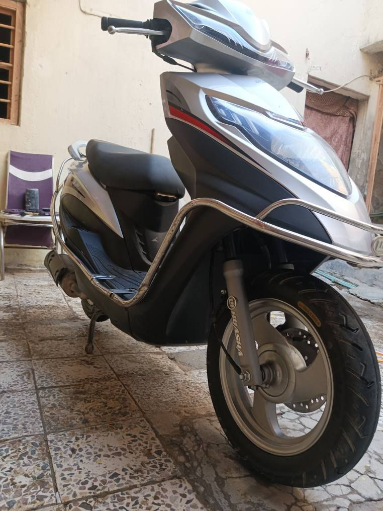 السلام عليكم 
دراجه ناريه 
السم HUASHA F30
الرداجه خير من الله الدراجه ما ناقصه شي 
الدراجه ماخذه قبل 4اشهر
الدراجه على حلت الوكاله 
جنت ماخذه من الوكيل السعر السابق 1100
واني عرضه 900بيه مجال للطيبي 
الدراجه بيه حواج ستيرن خفيف ما بين فقط 
تجي وتقلب وتقتنع بيه 
المكينه شرط برغي ما مفتوح وناعمه تخبل 
المكان النجف كوفه فلكت شرستاني 
الرقم ***********
متواجد وتساب وتصال مثل ما تحب النجف, العراق
