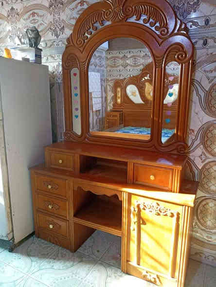 غرفه للبيع عراقي نضيفه  سعر 650 بي مجال كربلاء حي الحر رقم الهاتف ***********
