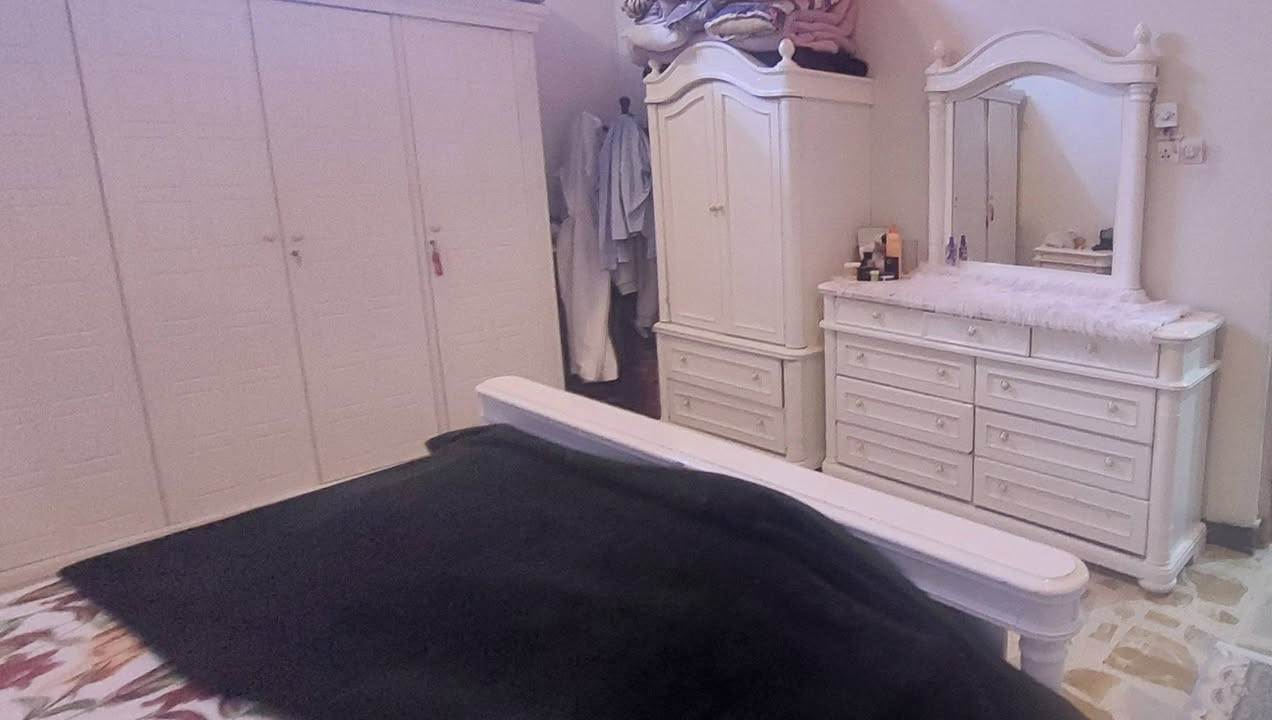 السلام عليكم توجد غرفه للبيع كويتي ضخمه خشب ثكيل ست بيبان وياها ملحق بابين لابيها كسر جديده مع المندر سعرها مليون وربع الغرفه كلش نضيفه مراسله على الخاص


**إذا كنت صاحب هذا الإعلان وتريد حذفه لأي سبب، رجاءا أرسل رسالة إلى الدعم الفني**