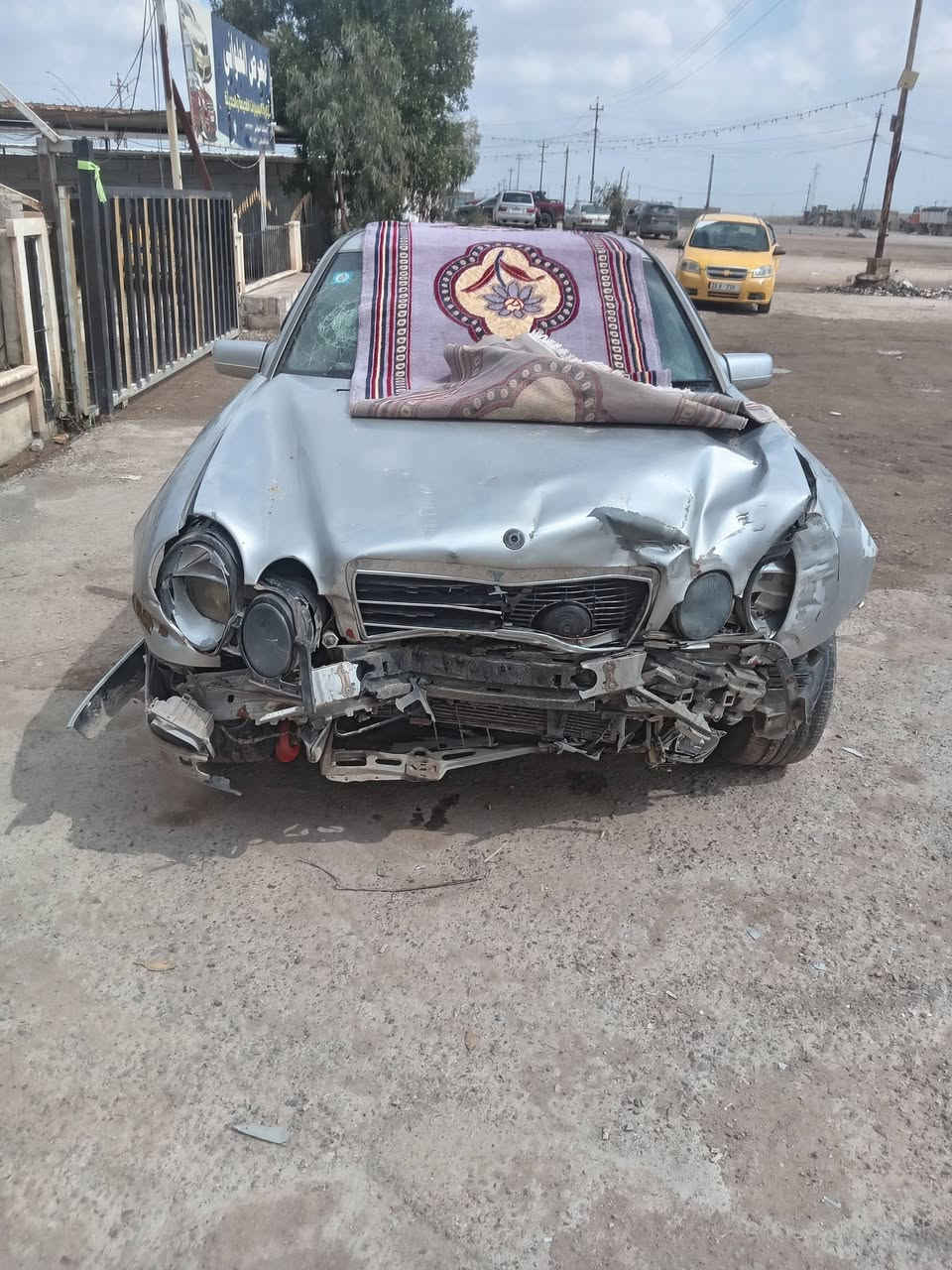 مارسيدس ام عيون هاي ضربته حالين تشتغل مابيهة شي كير محرك تبريد مكفولات حداديه وتخم تاير جدد سياره مابيه شي مايشتغل موقعها الانبار الرمادي بيع او مراوس ب بيئم والي اتوالم ويا تحويل مباشر ثاني يوم  ***********
