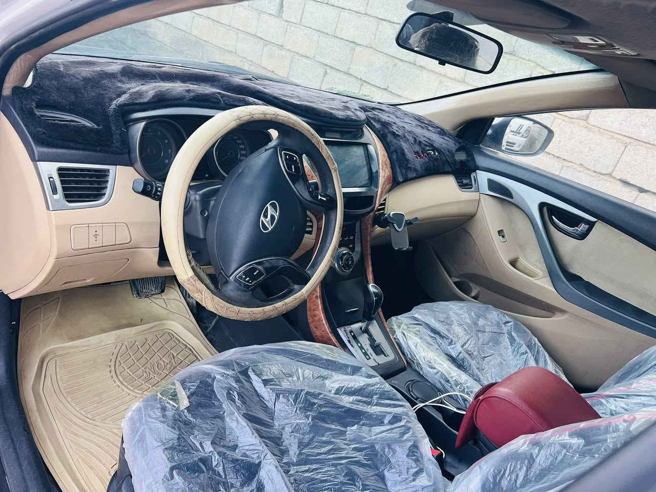 الانترا موديل 14 محرك1800 رقم بغدادالسونار مرفق ويا الصور ***********السعر 110 وبيه مجال
