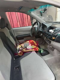 ميتسوبوشي 2015 سعر 125 بدون قطرت صبغ تفصيل  اتصل 07704232858