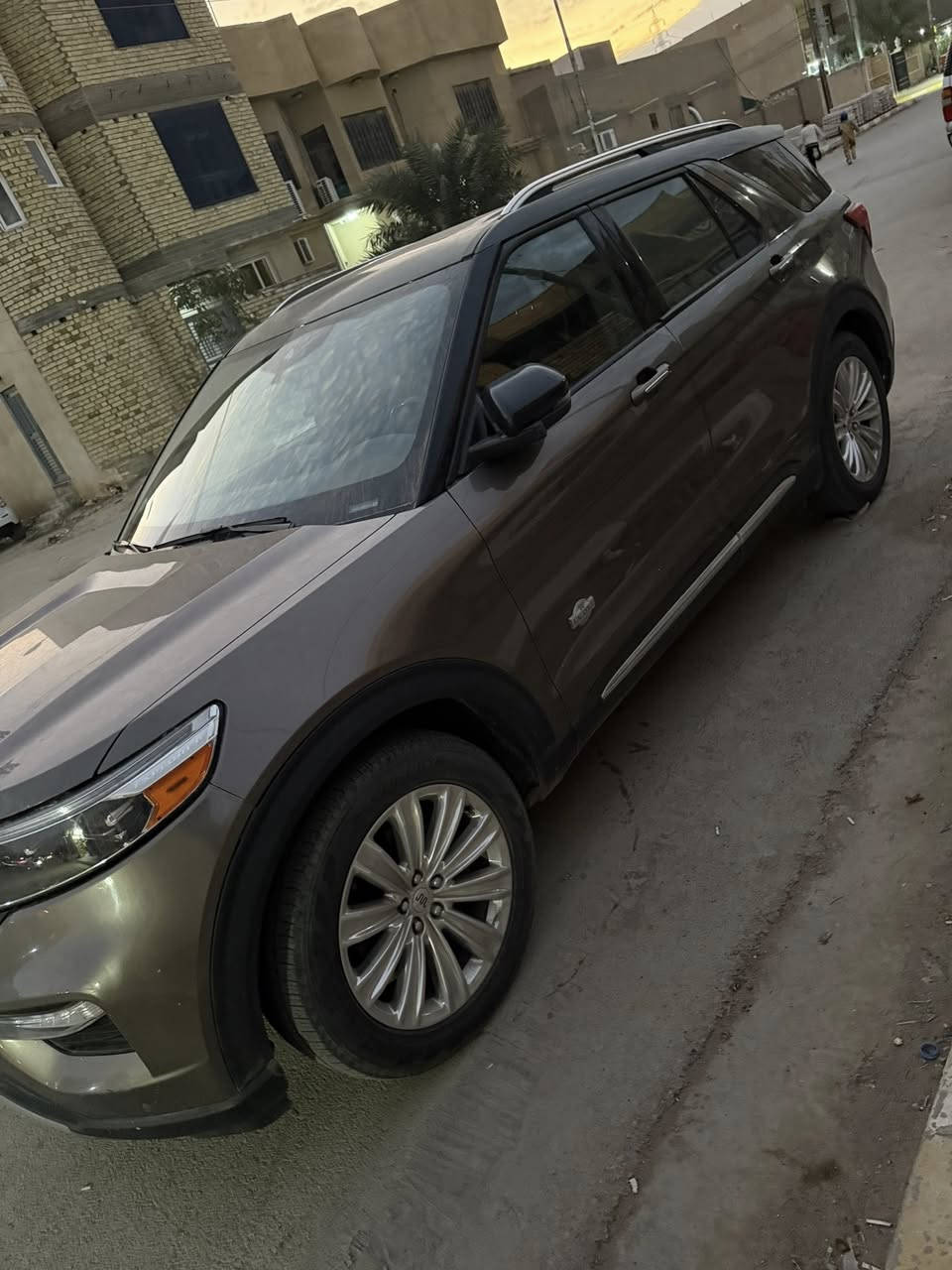 السلام عليكم فورد اكس بلور (كنك رانش) اعلى فئه مفوله للاخير متنعد مواصفاتها 6 سلندر توين تيربو موديل 21 ماشيه 53 الف كيلو رقم بغداد مكاني الكوت *********** سعر 34 الف دولار
