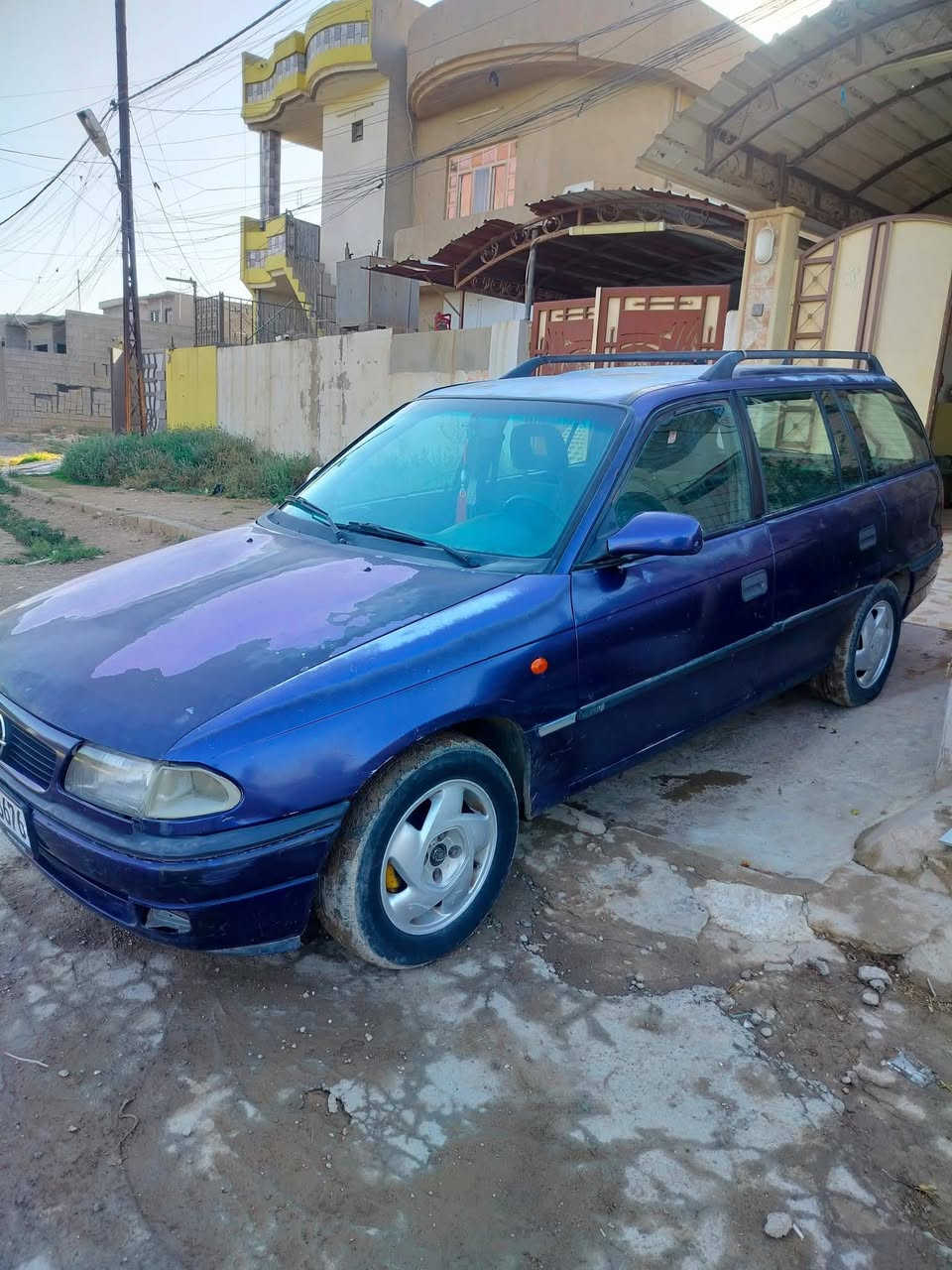 استرة ستيشن موديل 95 محرك 16 كير عادي رقم نينوى انكليزي سنوية جديدة شرط التحويل محرك بي صرف سيارة يرادله شوية ترتيب مكان موصل سعر 47 وبيها مجال مايعجبك السعر اعبر المنشور ***********
