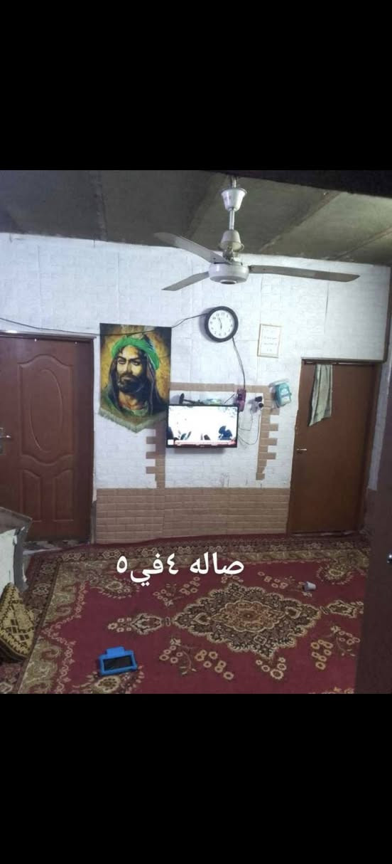 سلام عليكم  بيت لبيع شارع مطار قديم مقابل مقهى مطار شارعين عن اسواق الزهراء موحان   بي  سند  25  بي طابيقين طابق ارضي غرفتين وصاله ومطبخ وستقبال و مخزن مترتين  و يوجد ترك وره بيت مترتين تابع النه عند حكومه  وطابق فوك غرفه  كبيره و مكشوفه وحمام وتولليت نزال ١٨ وجاهه ٦ ونص البيت مربعه مو ريم ستفسار ع واتس ***********

