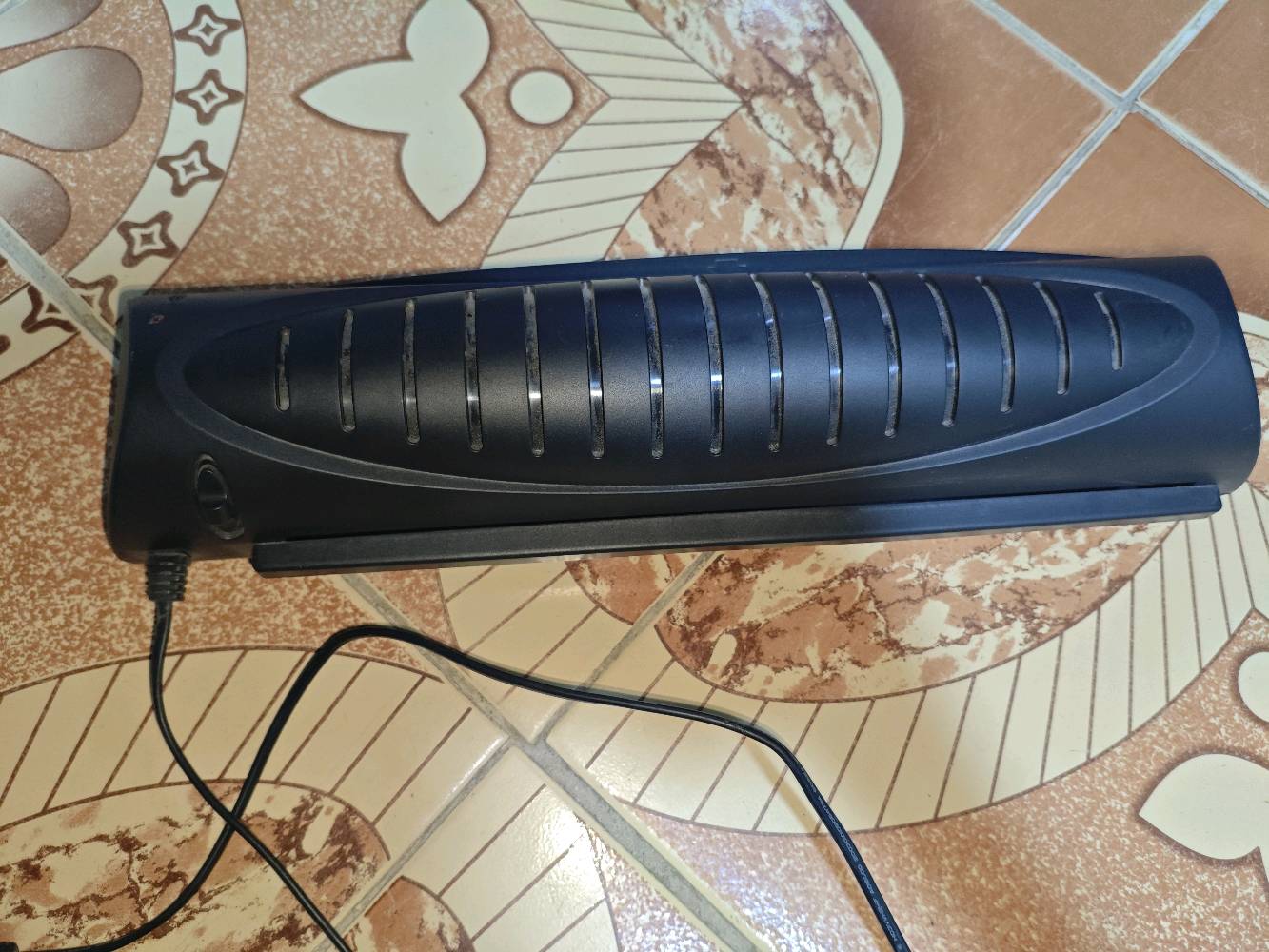 طابعة ابسون نوع l8050 قياس طبعتها A4 يعني 20x30 تطبع بدقة عالية جداً جداً مخصصة لطبع الصور والباجات العاج والاقراص مع ورق A4 + ورق 5x7 + ورق 4x6 + ورق جلدة للطبع على المحافض مع جهاز كبس الهويات الحراري قياس A4 اصلي من الدنمارك مع مرايات سحرية مراية صورية مثل ما موضح بالصور عدد 20 تقريباً مع محافض باجات عدد 8 تقريباً مع احبار للعلم الطابعة طبعتها قليلة جداً طابعة جديدة ونظيفة ابيعلك المشروع كامل تجي بس تنشر تروج وتبيع وبيها ربح خير من الله اذا عندك محل كلش يفيدنك الغراض واذا عندك بيت تكدر تفتحلك بيج وتبيع من البيت سعرهن 500 وبيهن مجال رقمي ***********
