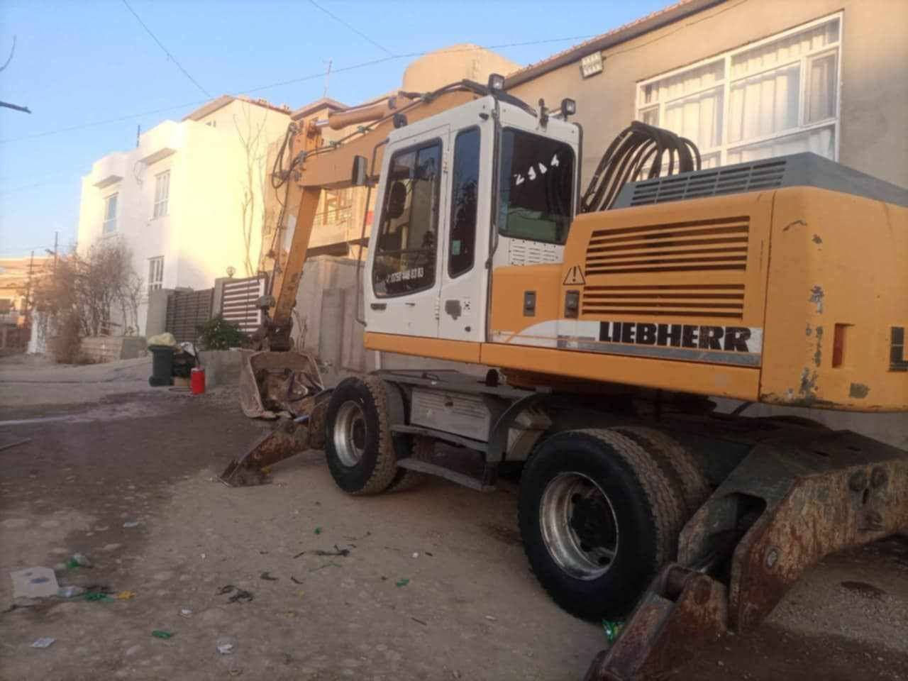 حفاره ليپير بؤ فرؤشتن للبيع موديل حجم  914 موديل 2004
رقمو سناويه زؤر خوينه همو گيني بشرته 
رقم تليفون ***********
