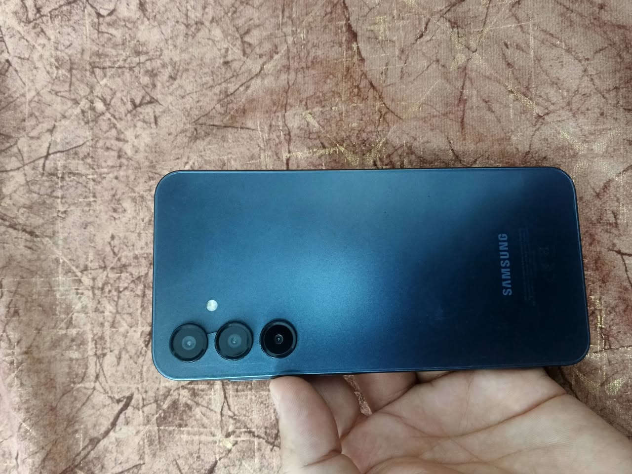 سلام عليكم تلفون سامسونج A16 مستعمل نضيف كله شغال السعر 100 مكاني بغداد العلاوي *********** واتساب
