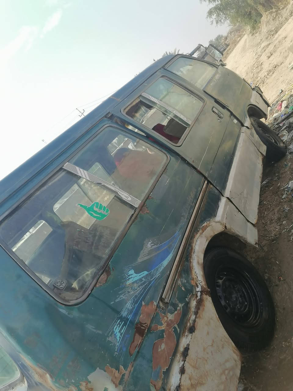 سلام عليكم كيه بسته لبيع سياره جاهزه محرك وكير وكسل كفاله عامه تخم تاير راعي ماندله رقم حمر ريده سعر 13وبيه مجال وهاذه رقمي ***********سياره جاهزه خير من الله
