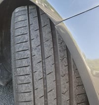 تويو • ٢٣٥/٤٠/١٩ • نظيف