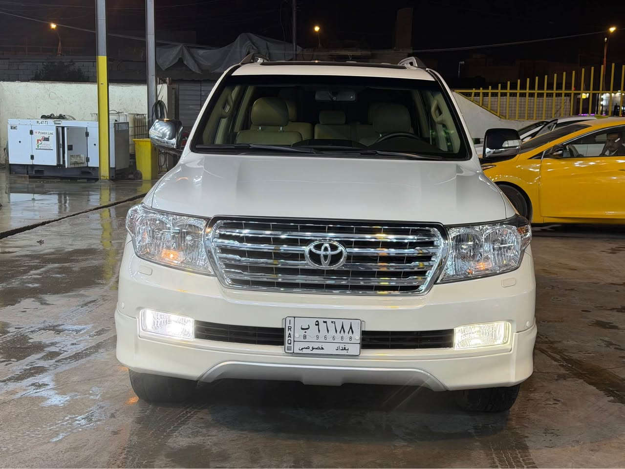 السلام عليكم 
لاند كروز موديل 2011 ستينيه كفاله من الضربه رقم بغداد 
ماشيه 270 كيلو السياره مال جناي على أيد وحده جديده ونظافه فوول السعر 35 الف للاستفسار *********** ناصرية, ذي قار
