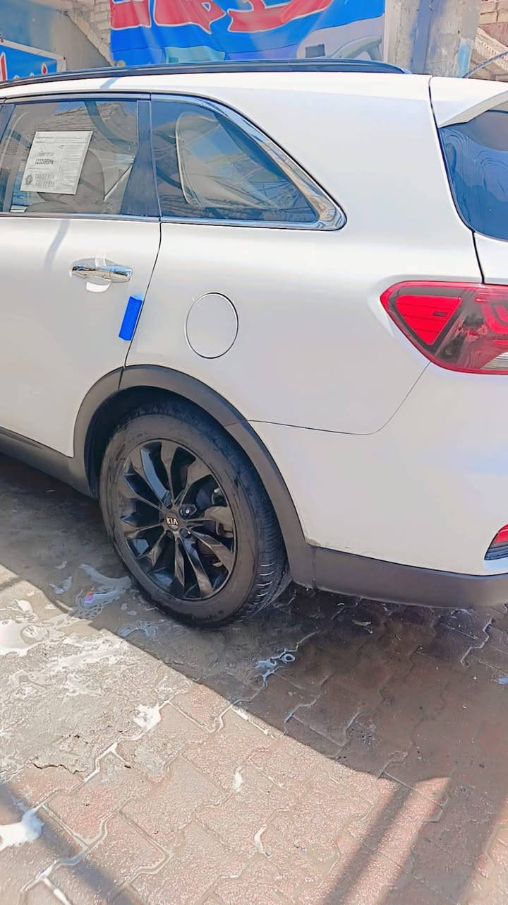 سلام عليكم سورنتو موديل 2019 سياره وراد مريكي
بابين صبغ بمريكه
والبعراق صبغ جاملغ المامي وبنيد  سياره حقيقي 100ماشيه ***********
