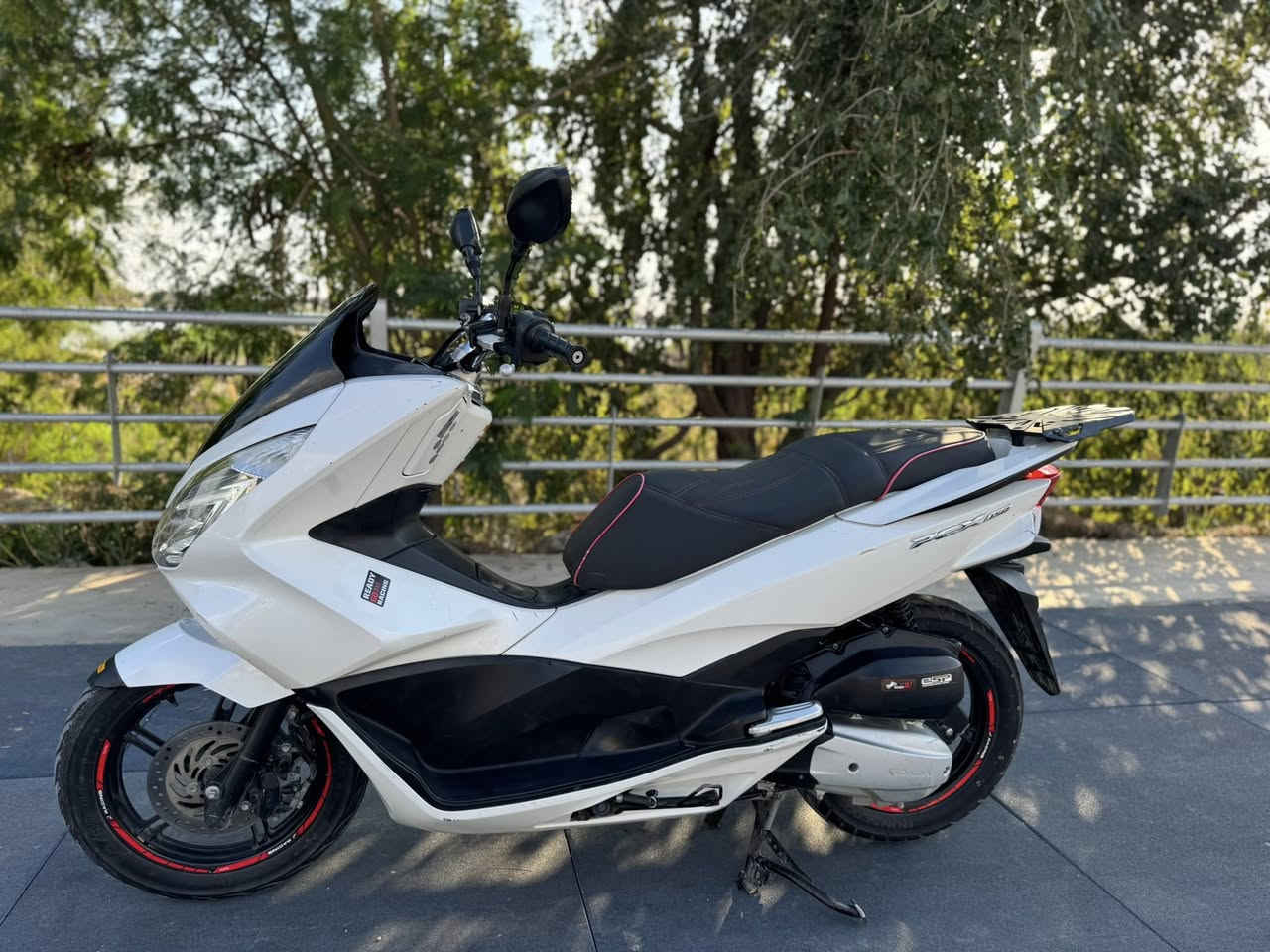 pcx جيل ثاني ياباني مكفول كفاله عامه سعر 14 ورقه وبيها مجال حك الجيه مكاني كوت ***********
