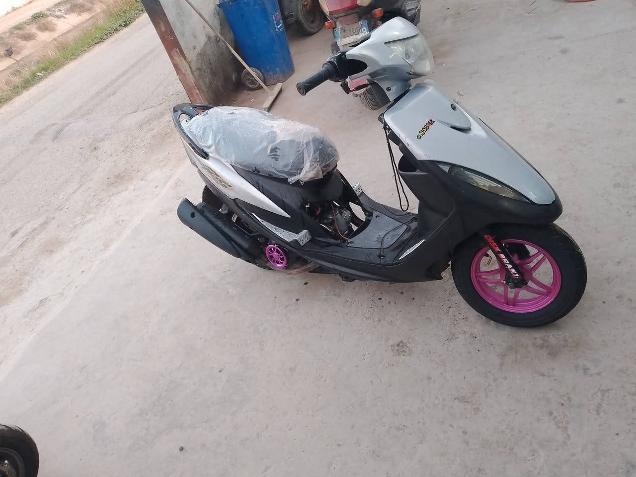 سلام عليكم دراجه ماكس للبيع الستفسار ***********
