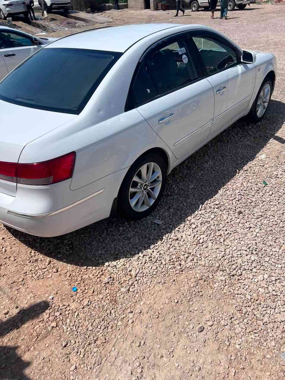 يالله سلام عليكم سوناتا للبيع موديل 2009
وارد كوري بيه باب صبغ وبيه باردات سونار موجود رقم نجف تحويل ثاني يوم مكينه ٢٠٠٠دوش جاهزه مكينه كير حداديه تخم تاير 
كله جاهزه تبريد ثلج ⛄️ ترايك وين مايعجبك 
السعر ١٠٠$بيه مجال مكان نجف ‭***********‬
