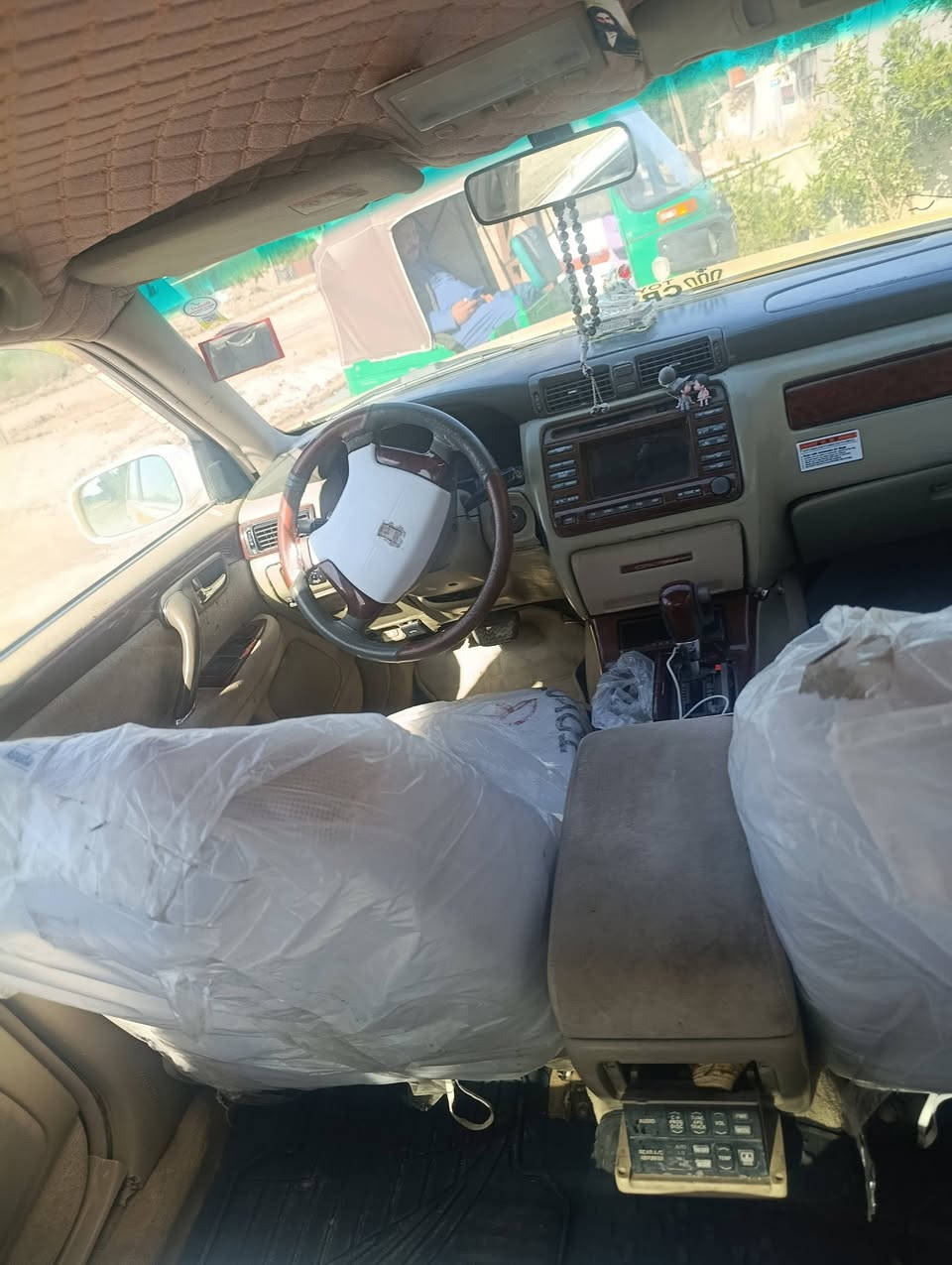 السلام عليكم سياره ملكه للبيع سياره جديده معنى كلمه تخون تاير حداديه جديده صاحبها وياا شراي يتصل على هذا الرقم بخير وتدلل ***********
