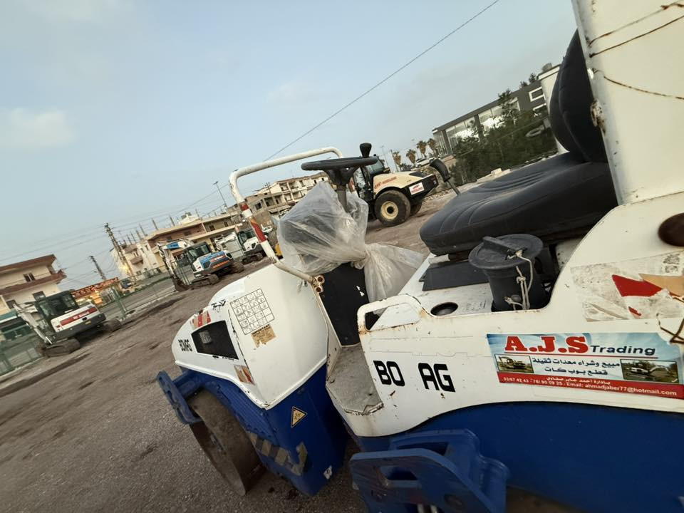 Bomag bw120 
Super clean


**إذا كنت صاحب هذا الإعلان وتريد حذفه لأي سبب، رجاءا أرسل رسالة إلى الدعم الفني**