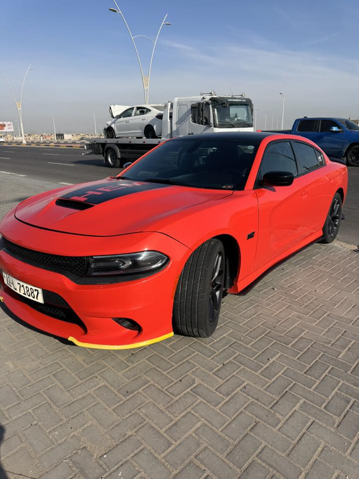 السلام عليكم 
جارجر Rt 
موديل2021
محرك Hemi5700 
رادار ونقطه عمياء على كل السياره 
كشنات حضن وخزن ميموري 
ماشيه 55 الف بعده سياره جديده
ضربه خفيفه ومخلي الرابط تكدر تدخل على الرابط وتشوفها البنيد نفسه راجع بدون صبغ 
فقط الجاملغ الايسر مصبوغ
رقم اربيل تحويل مباشر او وكاله حاضر 
معروفه مواصفات Rt فتحه بنيد بلاد 
السعر 258 ورقه وبيها مجال قليل 
مكان السياره البصره 
 الاستفسار ***********
https://bid.cars/en/lot/0-34318071/2021-Dodge-Charger-2C3CDXCT7MH682395
